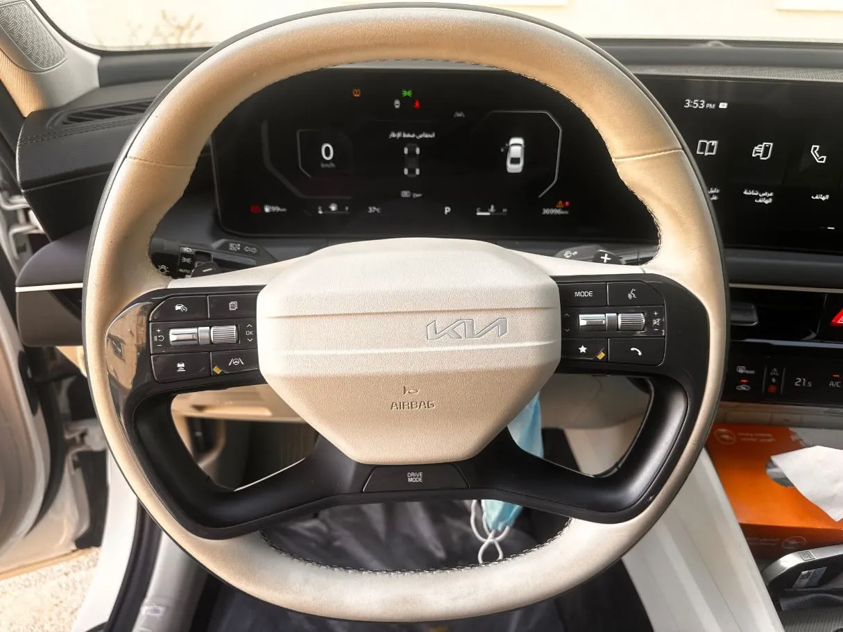 Car image 20