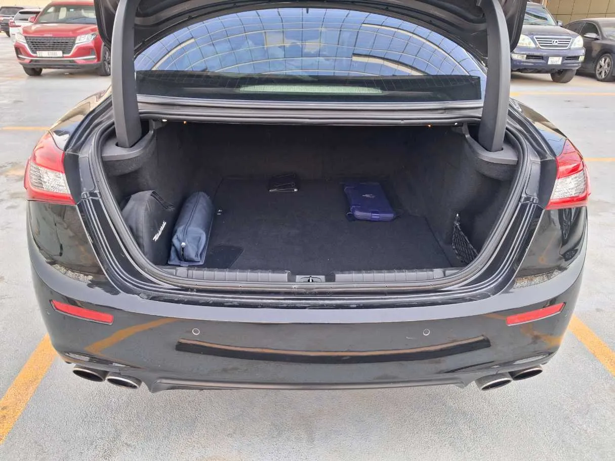 Car image 20