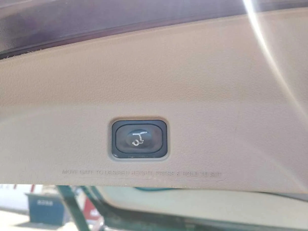 Car image 33