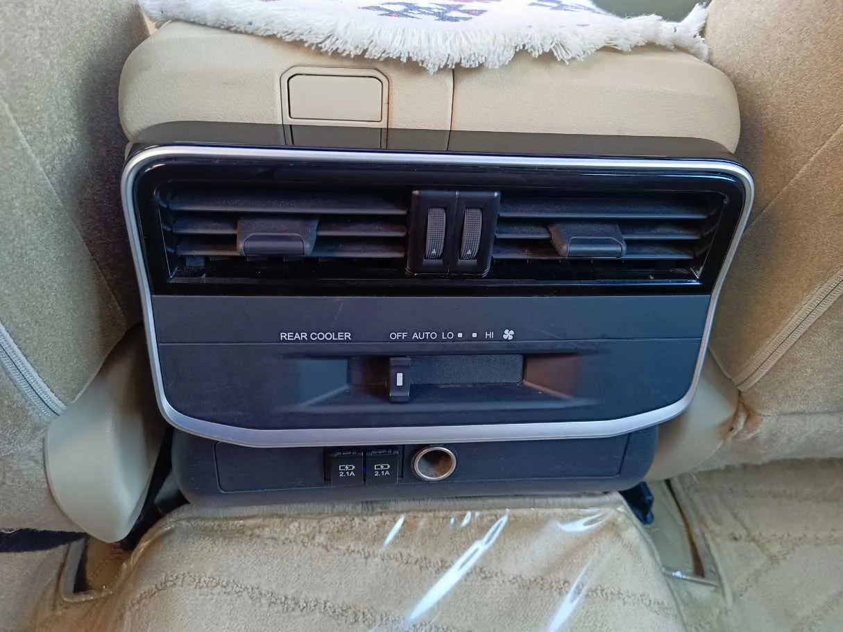 Car image 33