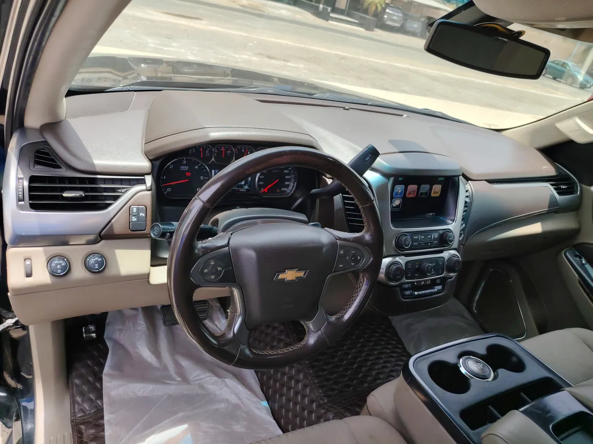 Car image 13