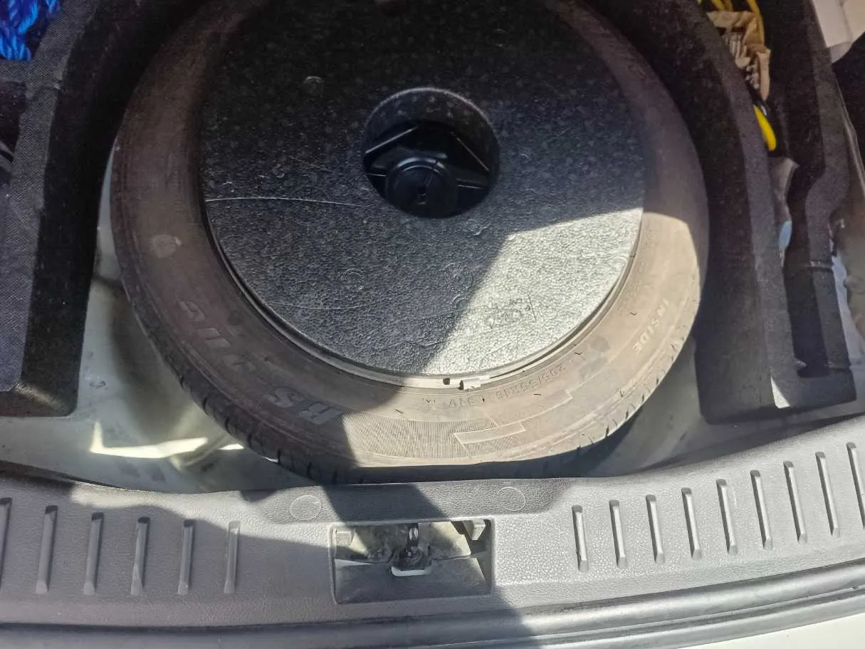 Car image 31