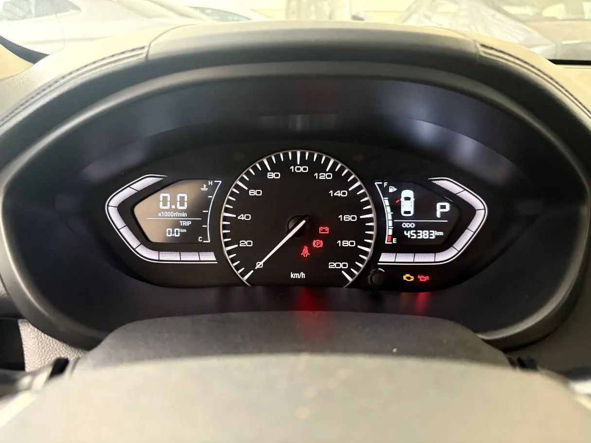 Car image 13