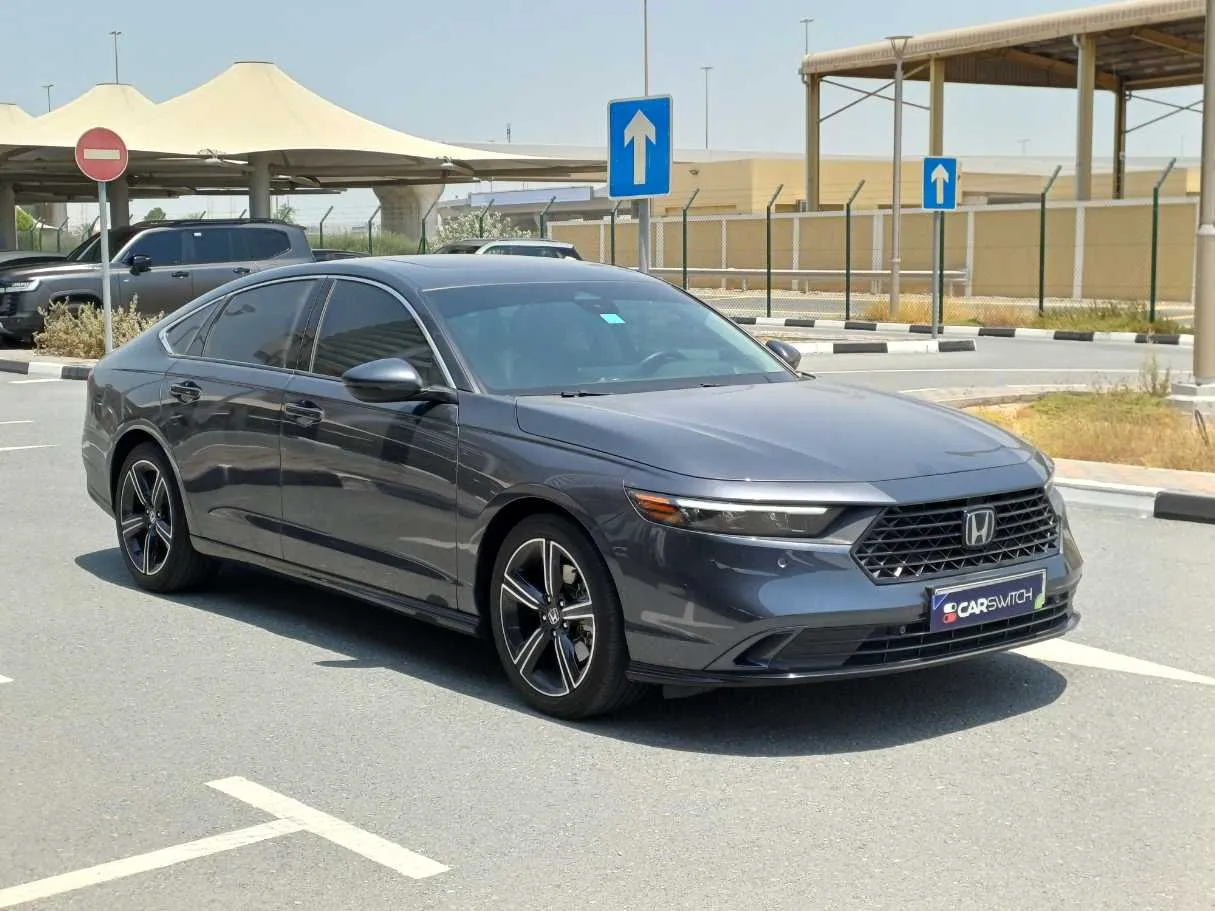 Car image 3