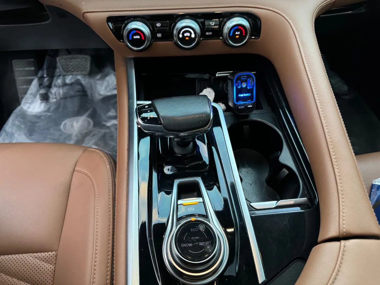 Car image 16