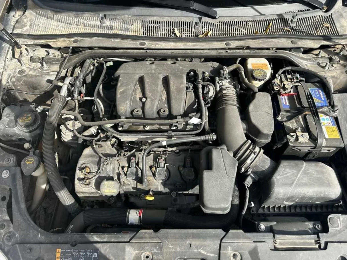 Car image 27