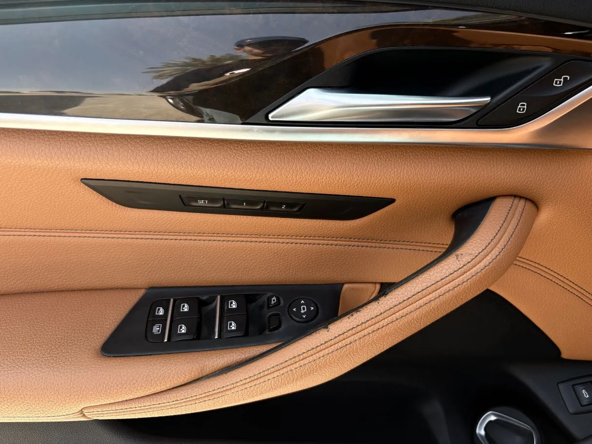 Car image 28