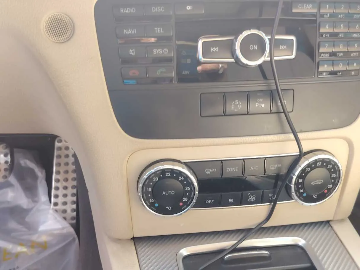 Car image 27