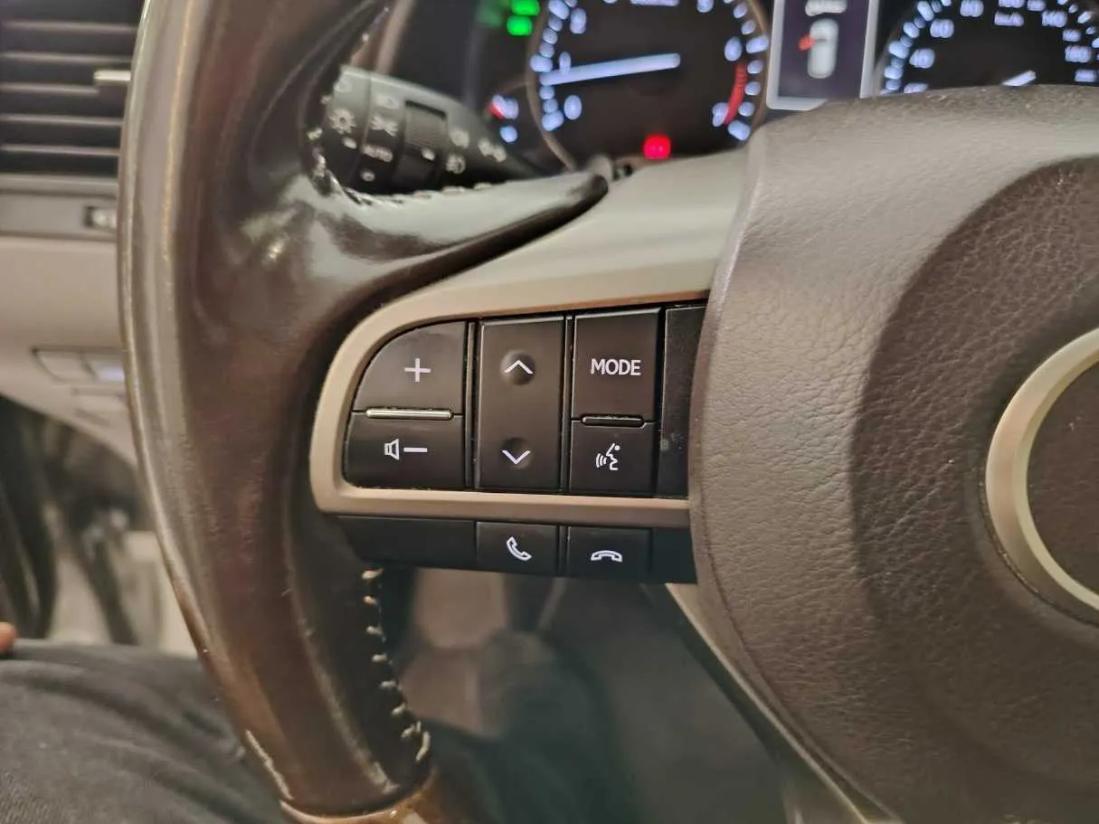 Car image 42