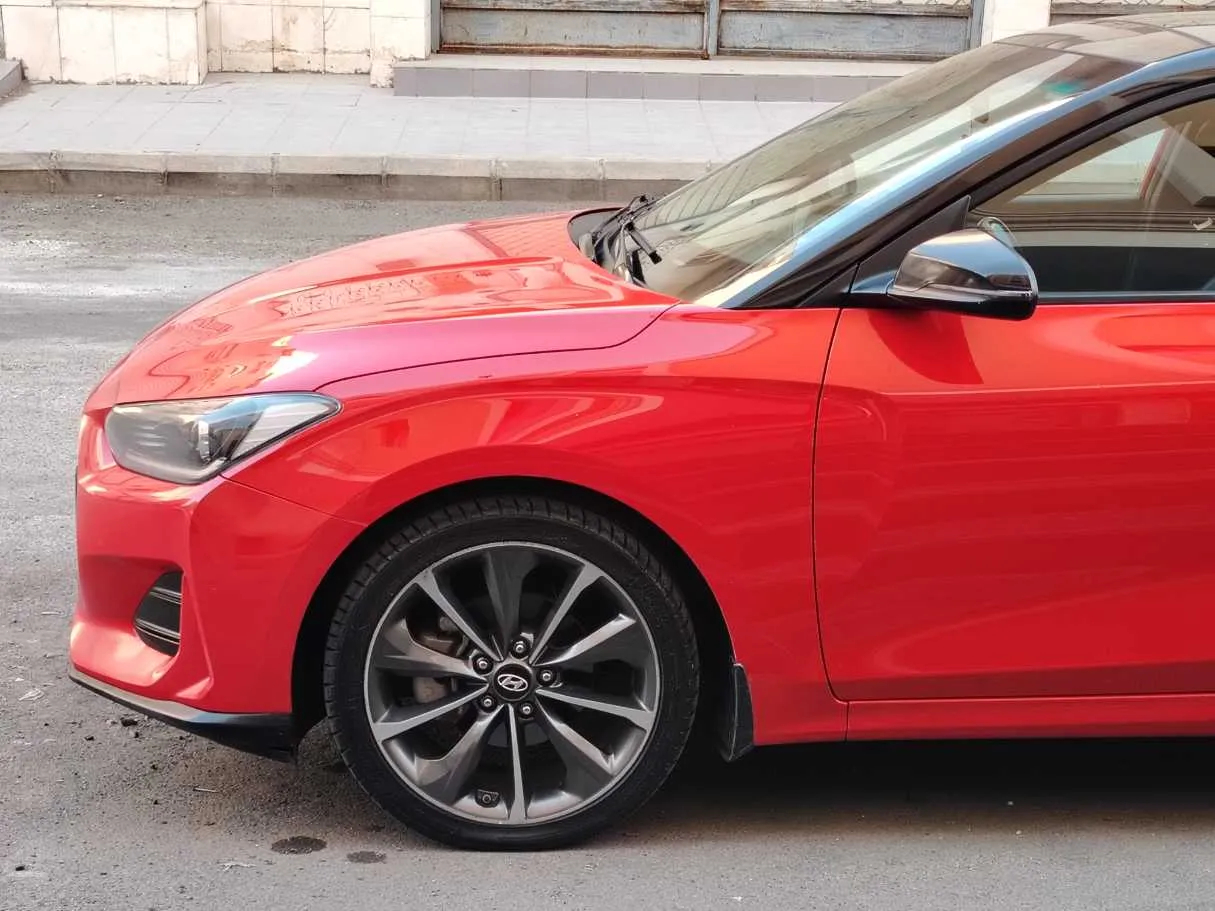 Car image 9
