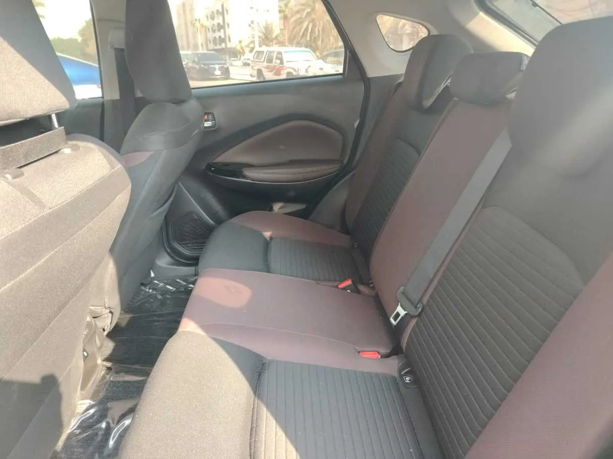 Car image 17