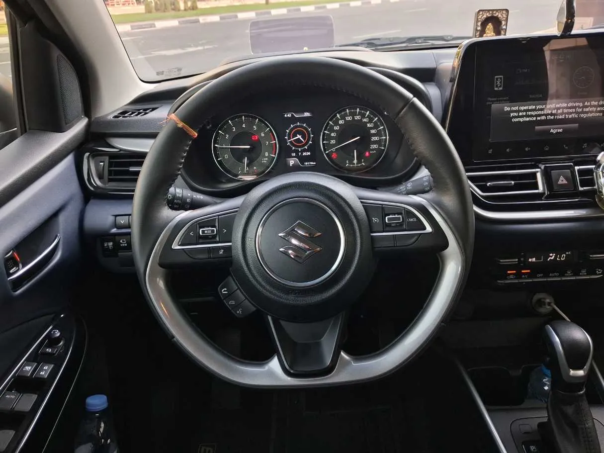 Car image 17