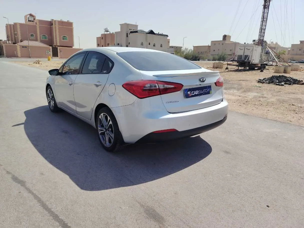 Car image 7