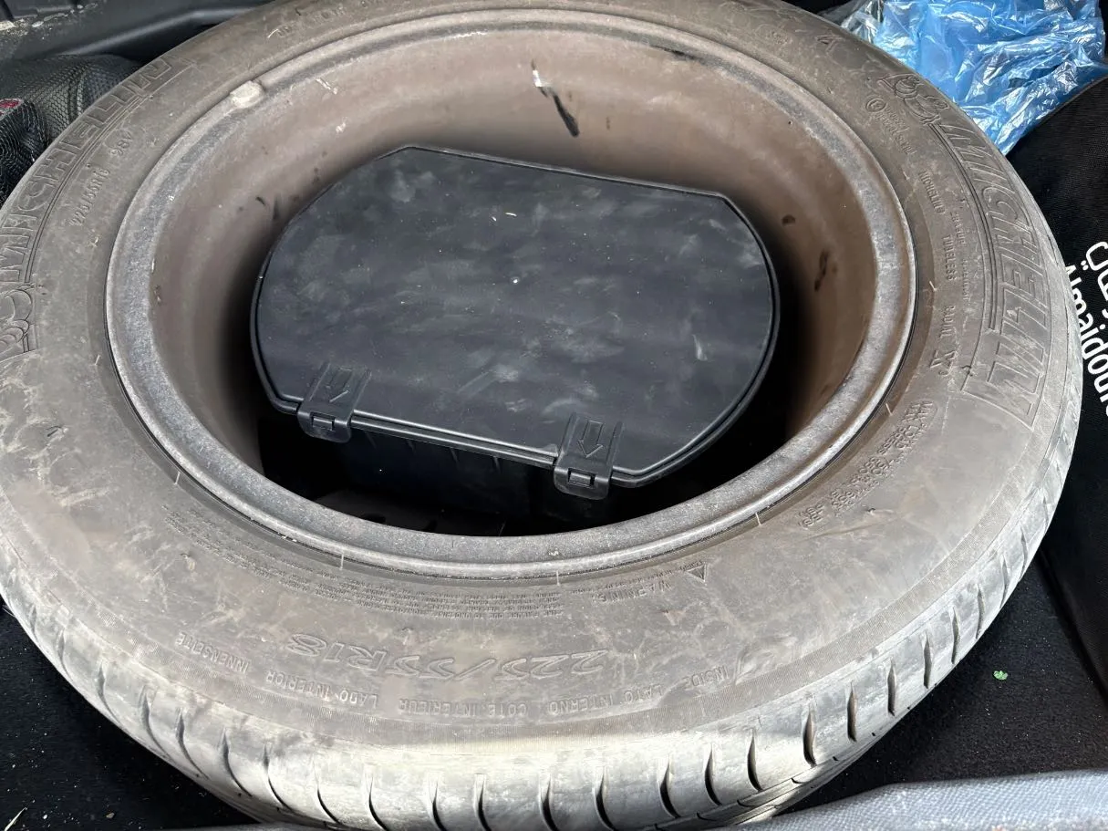 Car image 32