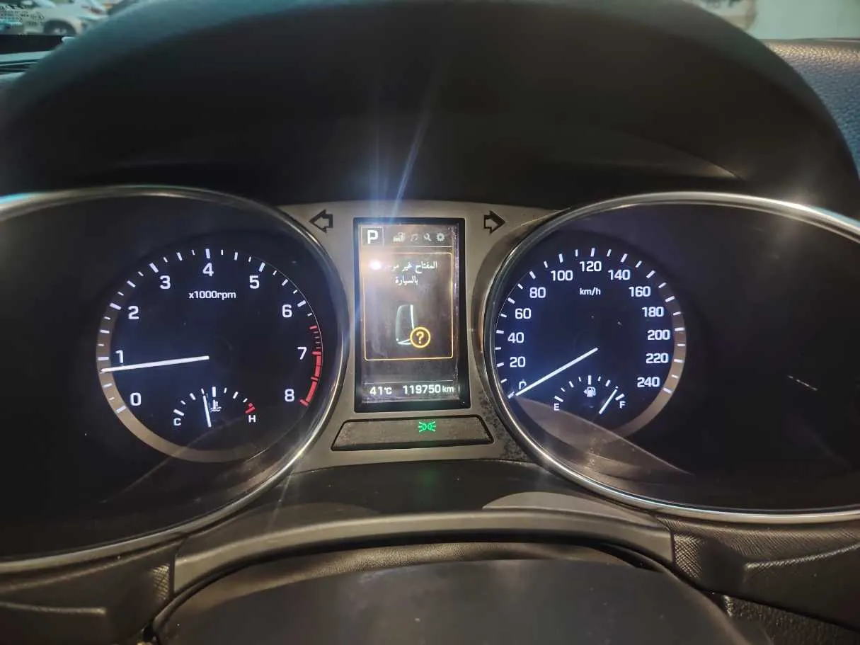 Car image 25