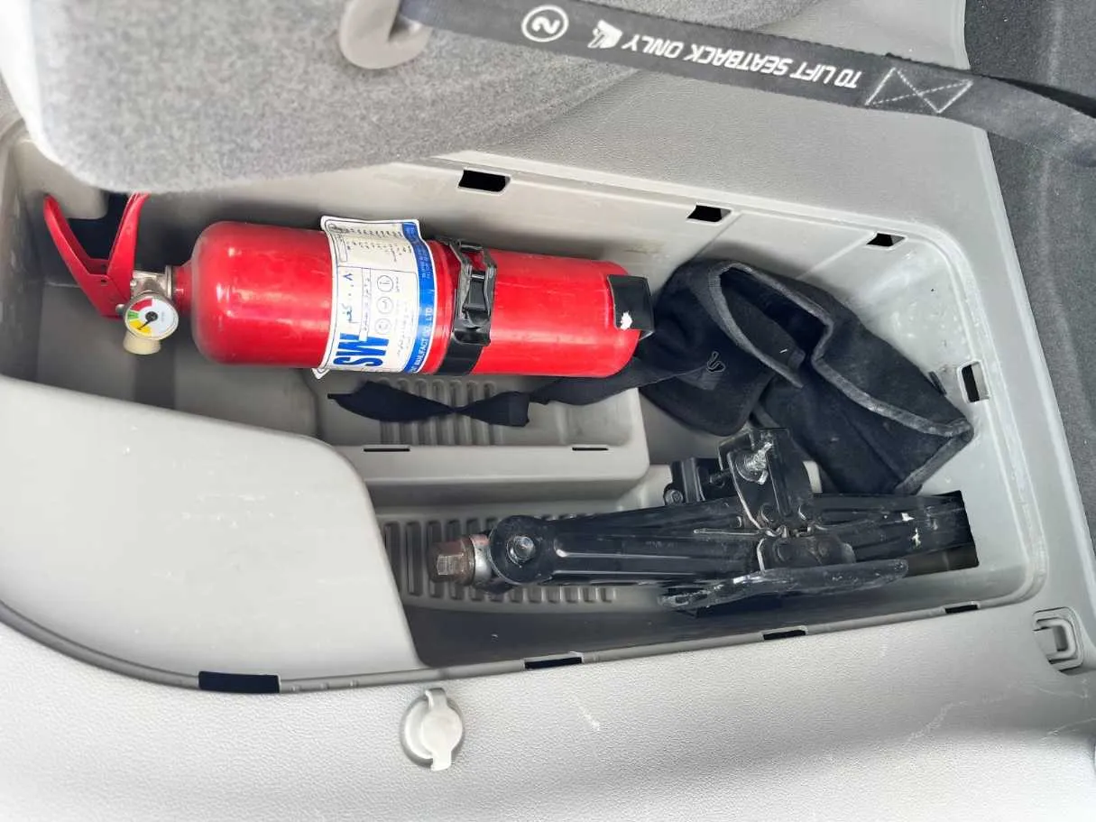 Car image 20