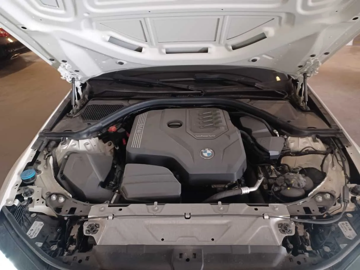 Car image 24