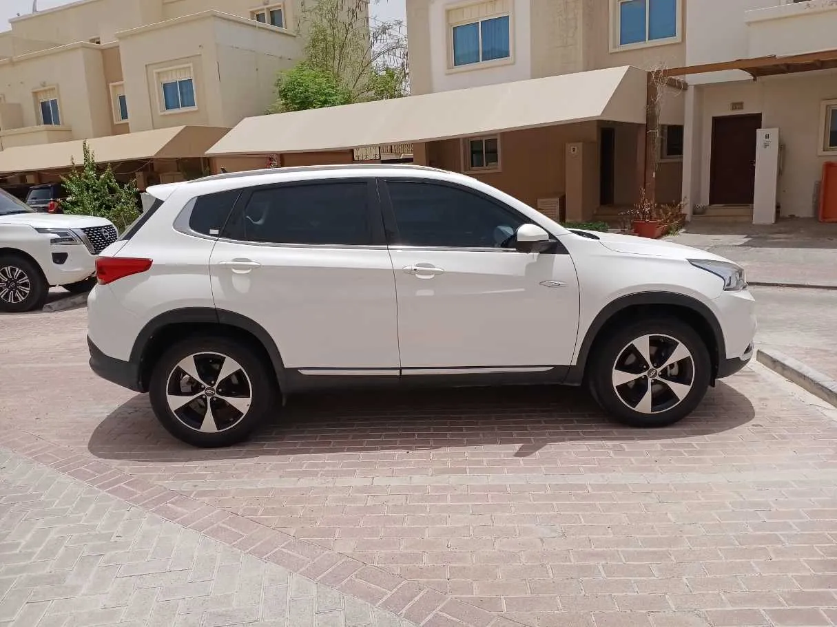 Car image 8