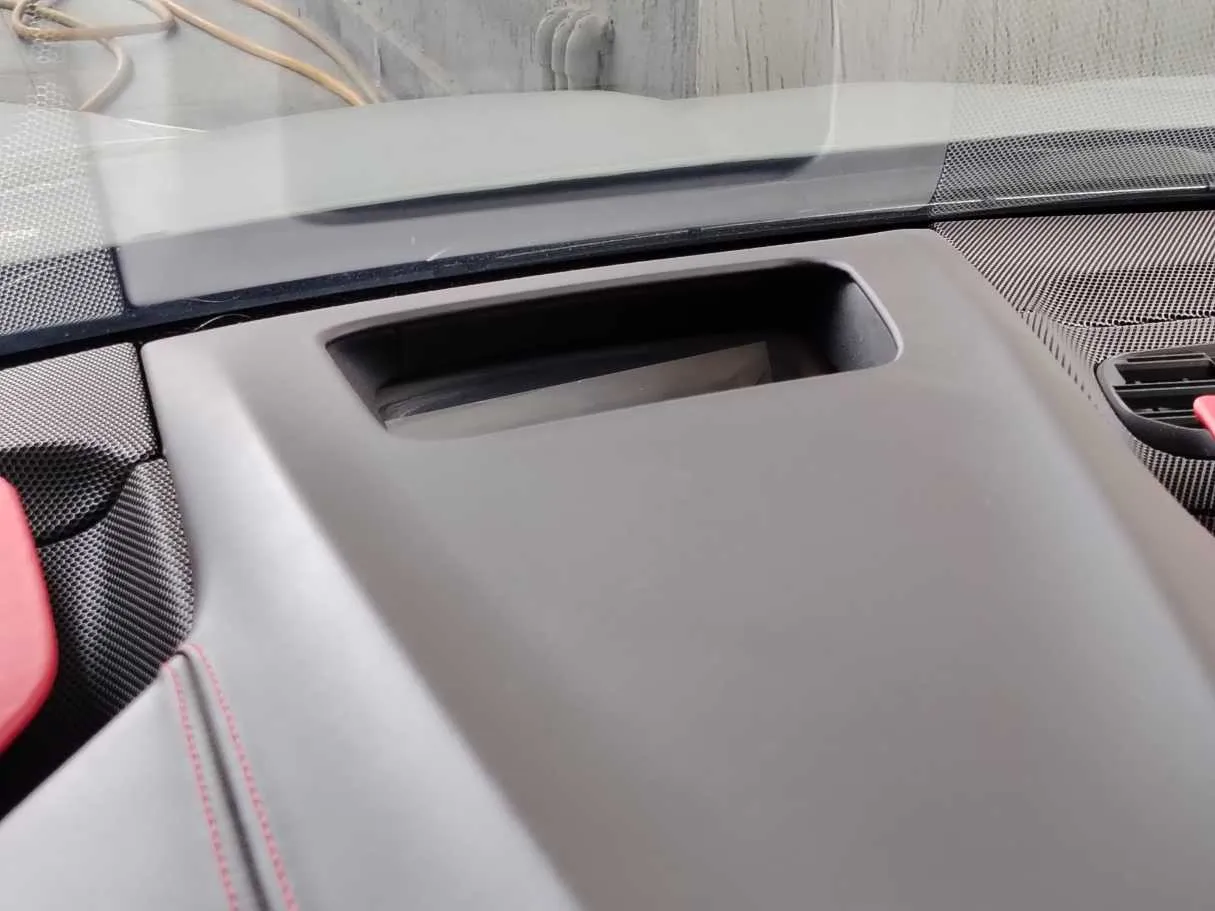 Car image 24
