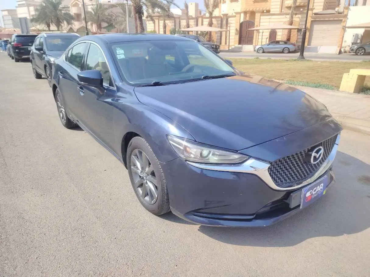 Car image 3