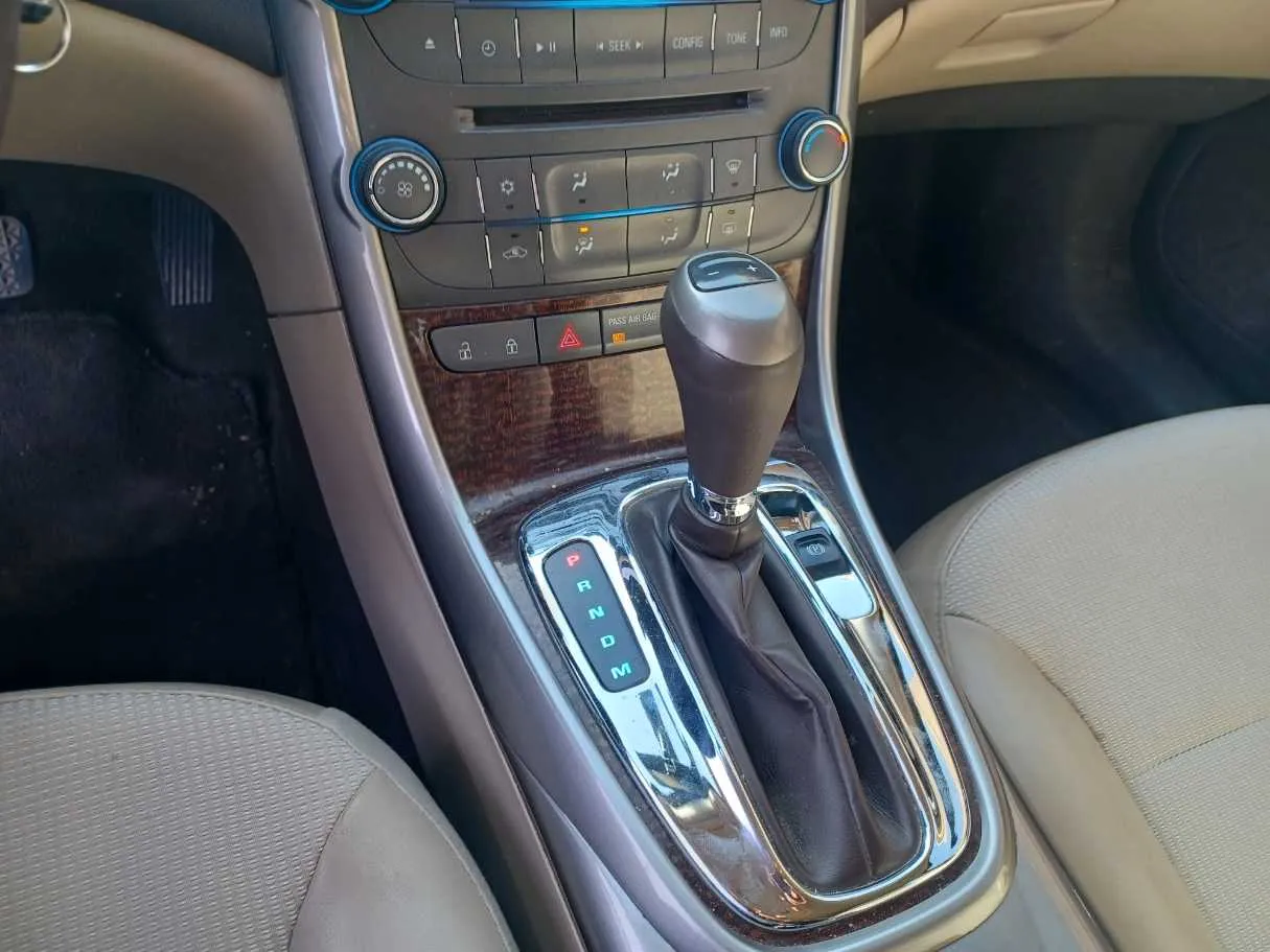 Car image 16
