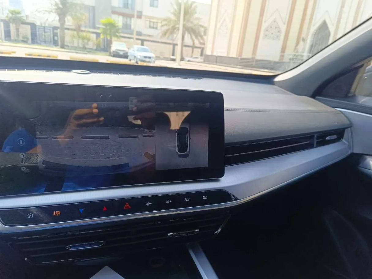 Car image 22