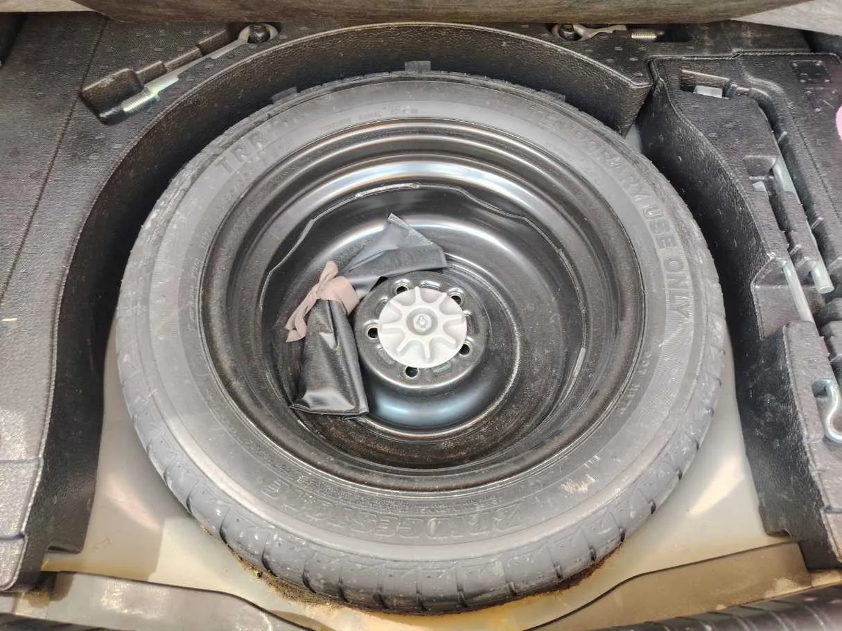 Car image 31