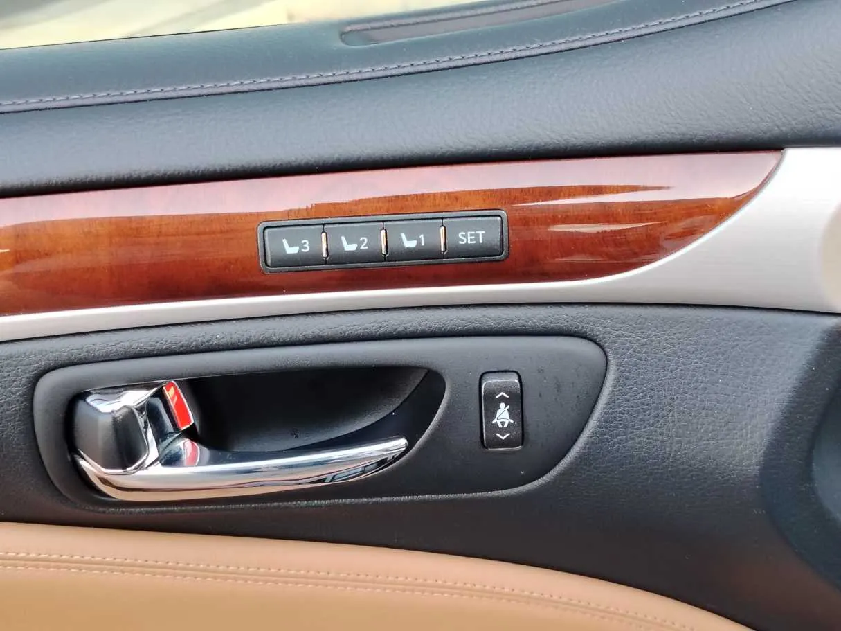 Car image 31