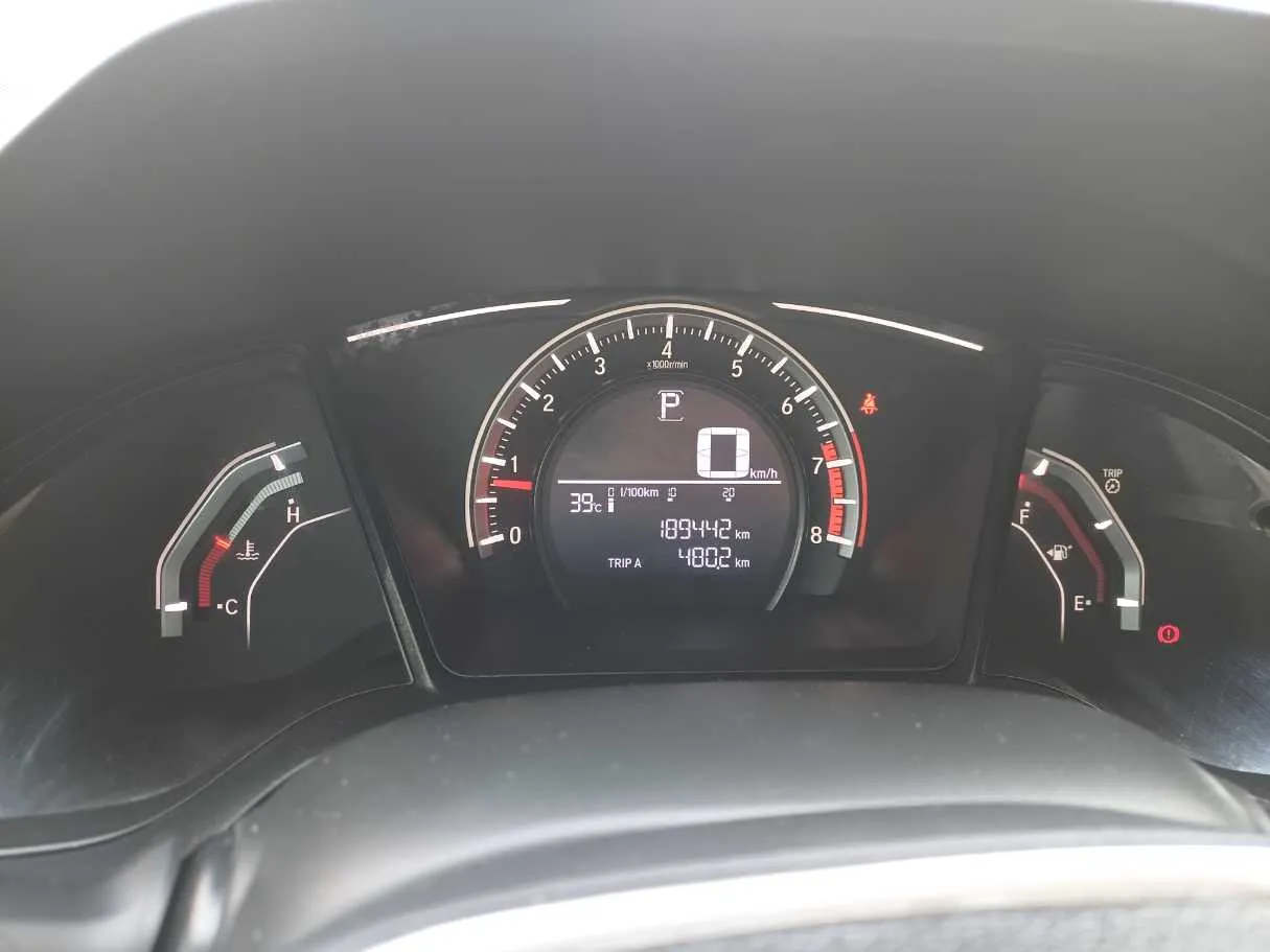 Car image 19