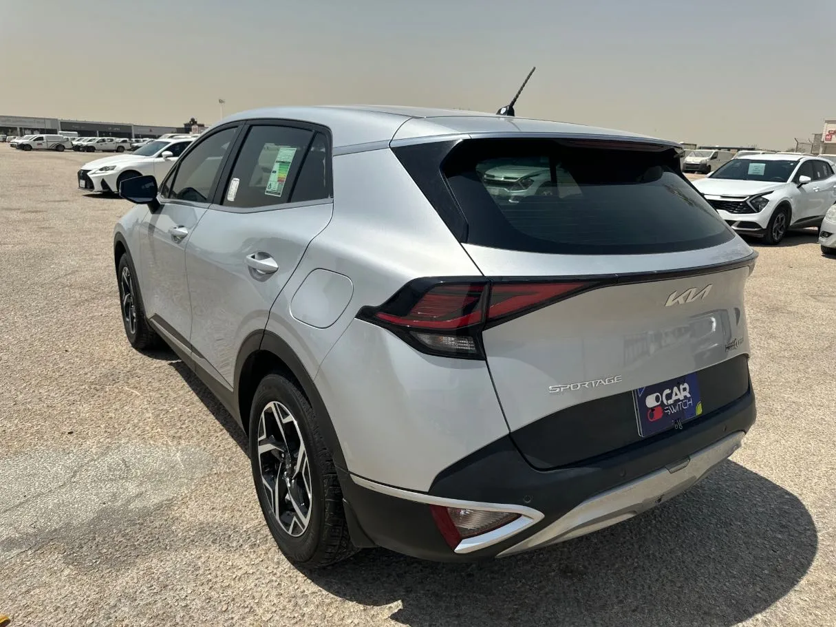 Car image 7