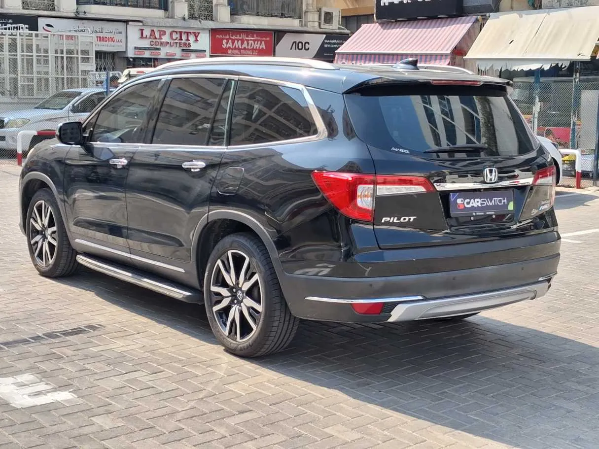Car image 7