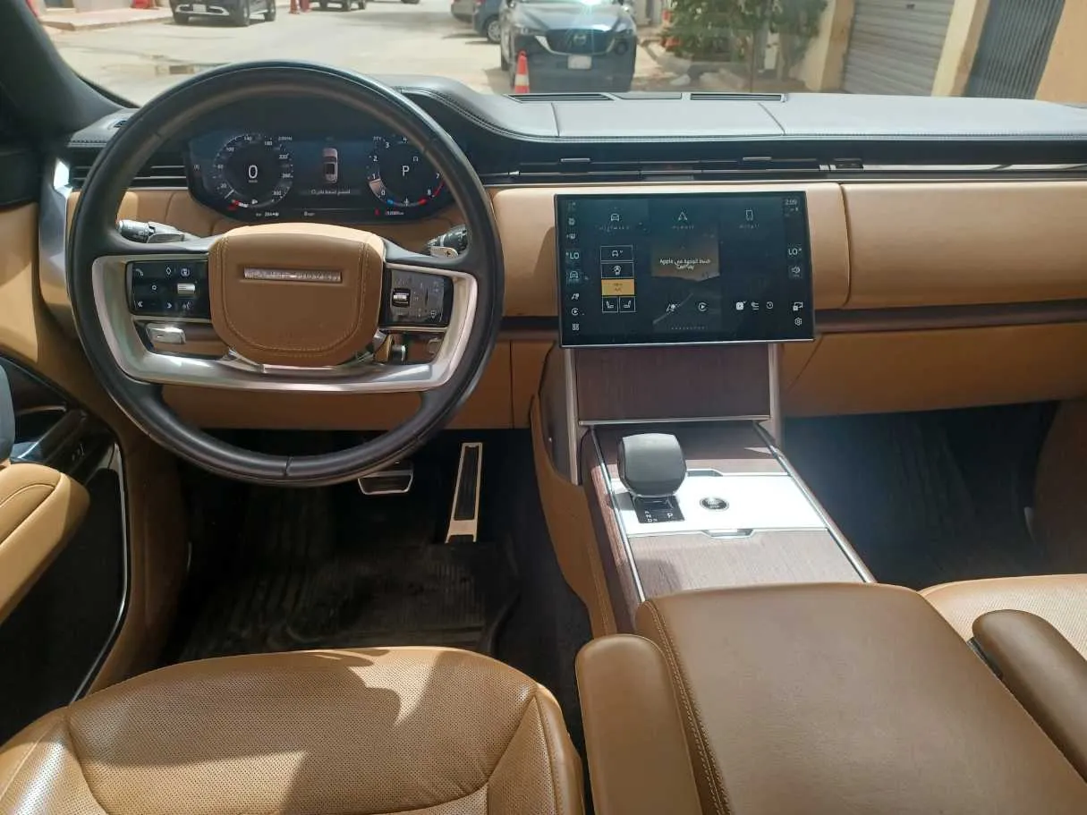Car image 16
