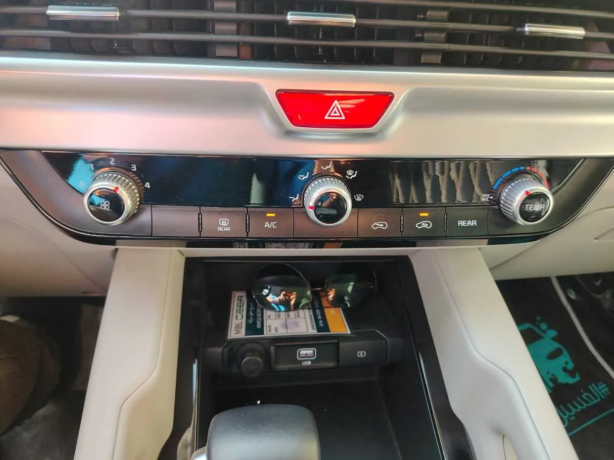 Car image 27