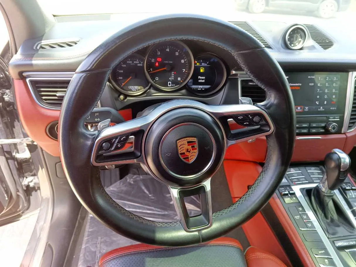 Car image 26