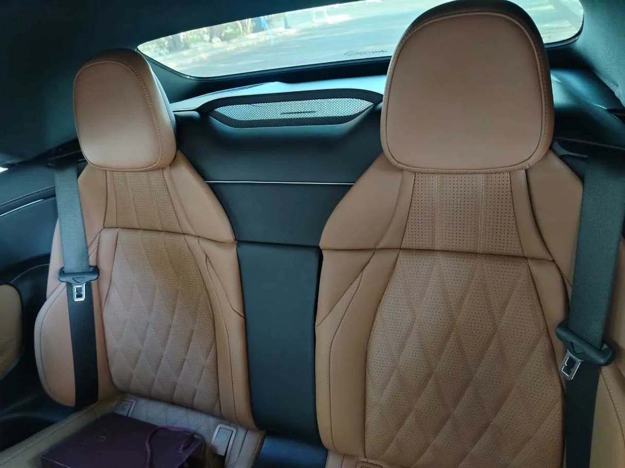 Car image 16