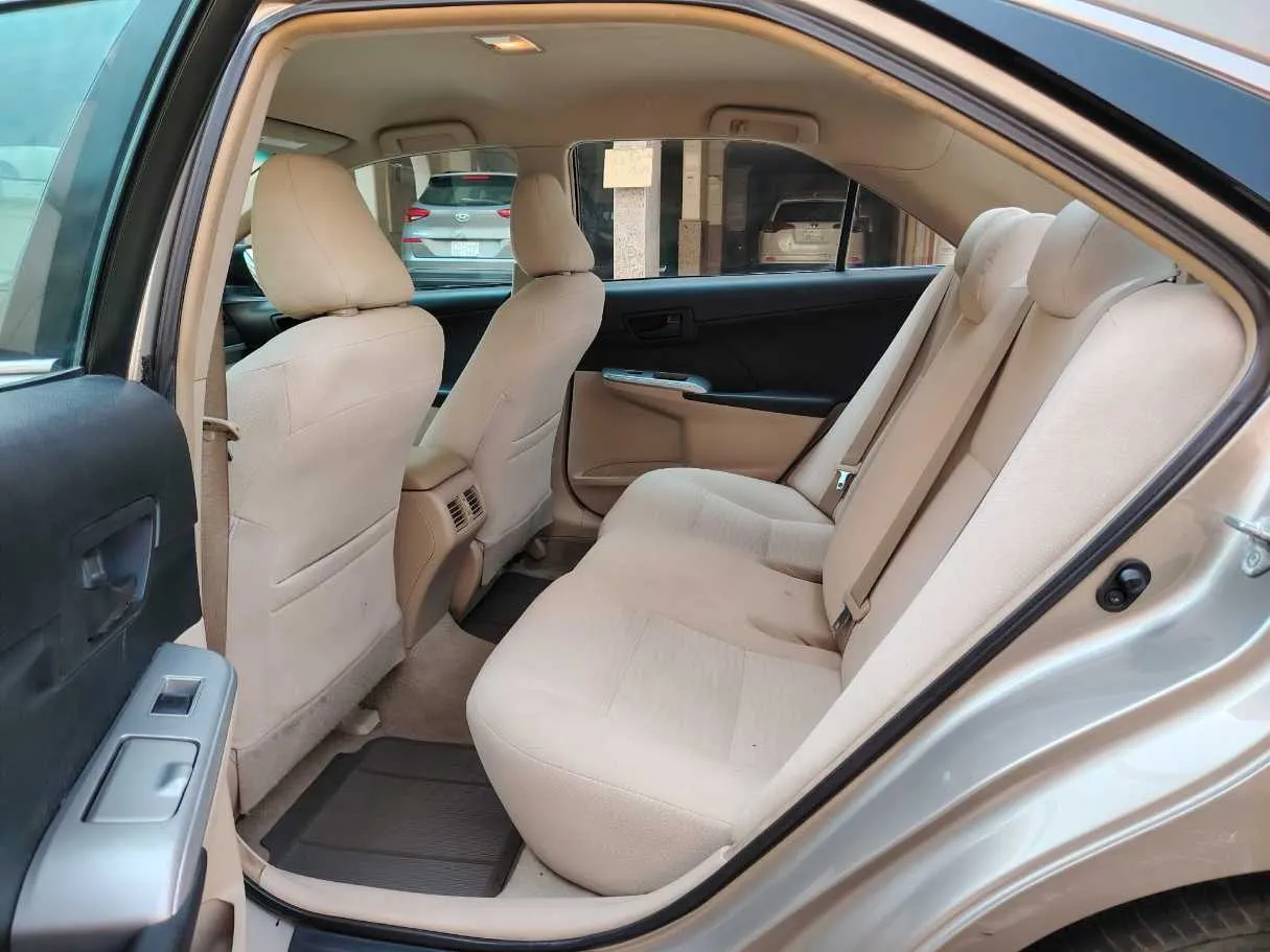 Car image 19