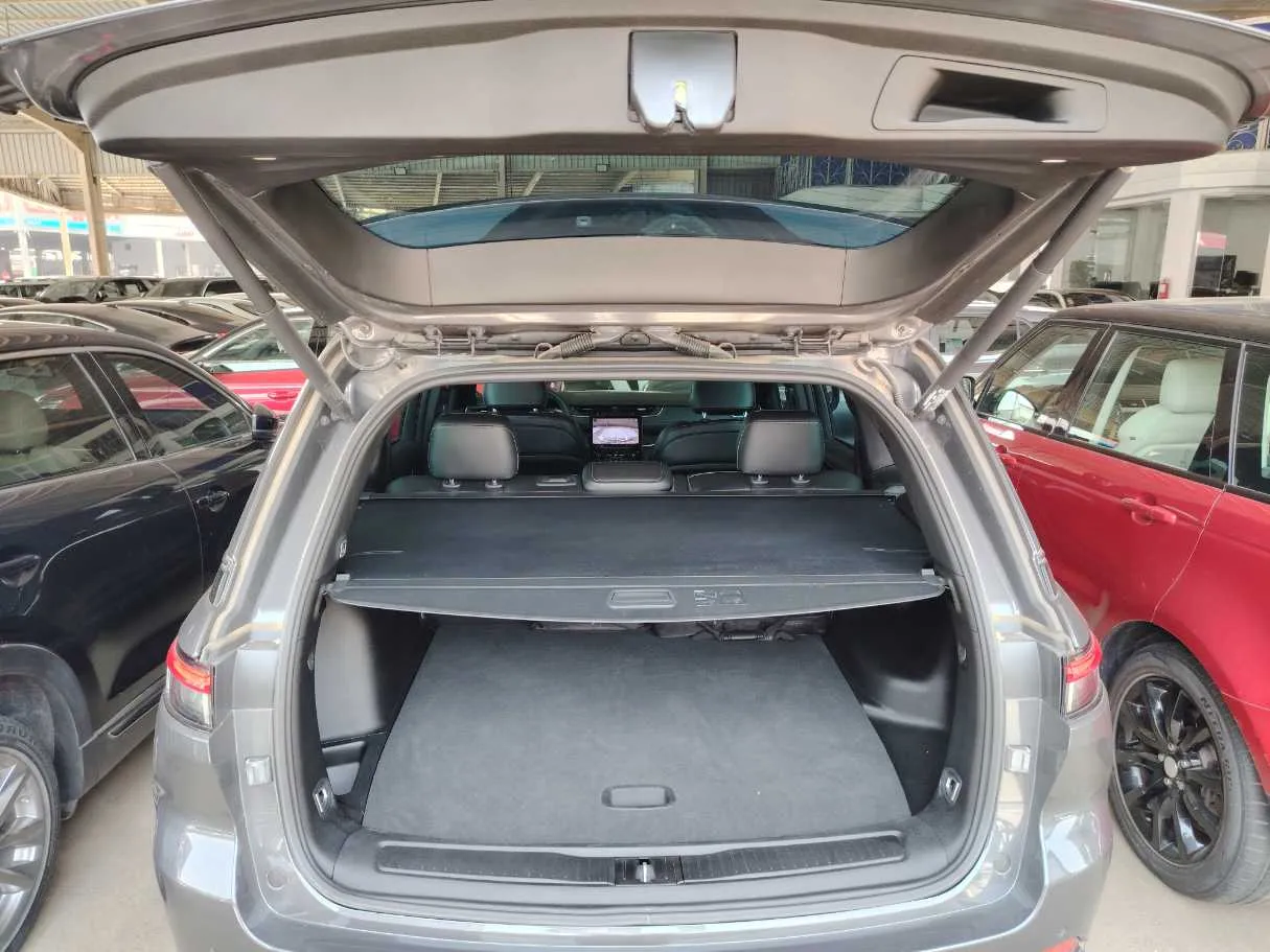 Car image 34