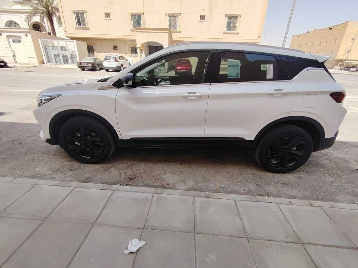 Car image 8