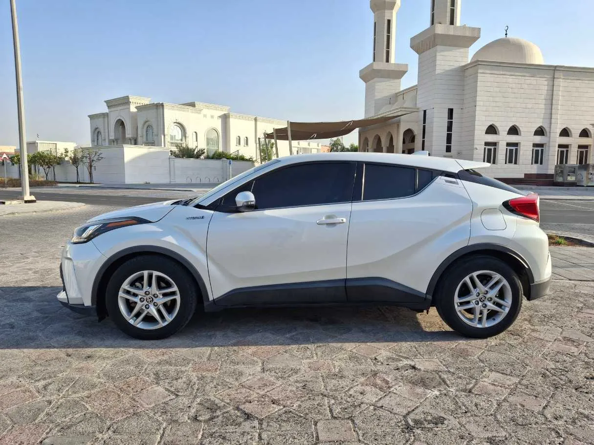 Car image 4