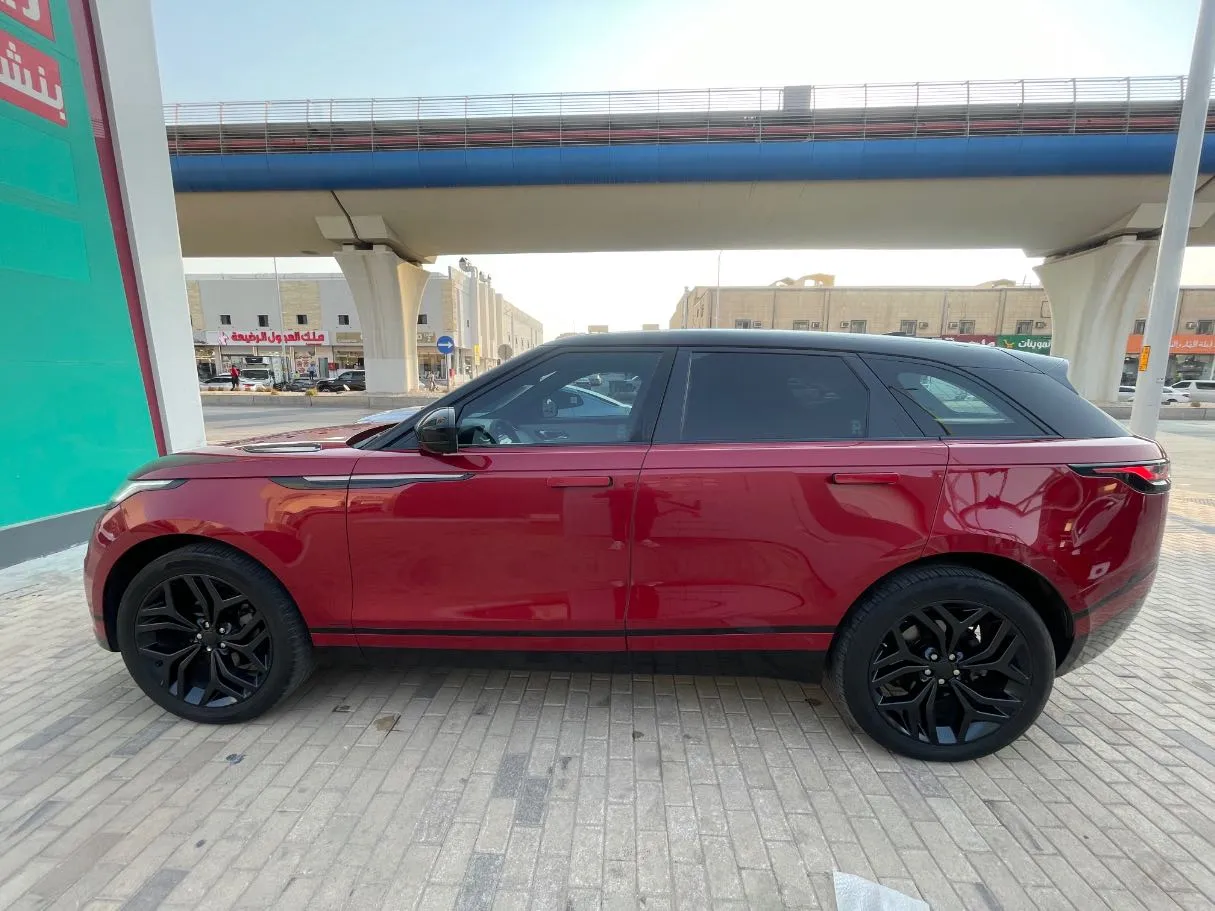 Car image 8