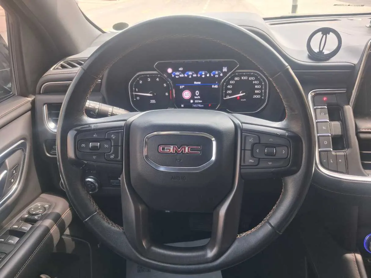 Car image 17