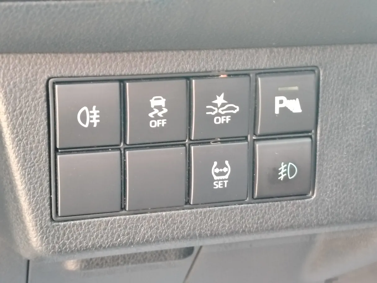 Car image 27