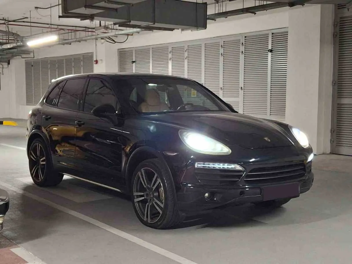 Car image 3