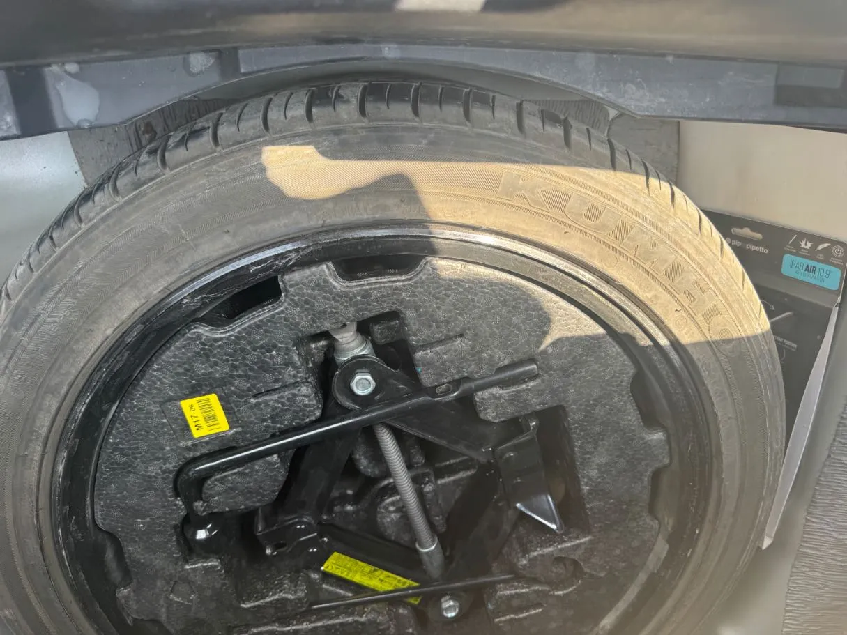 Car image 20