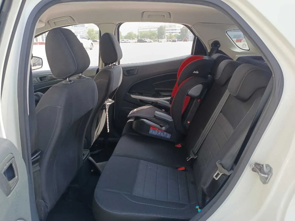 Car image 13