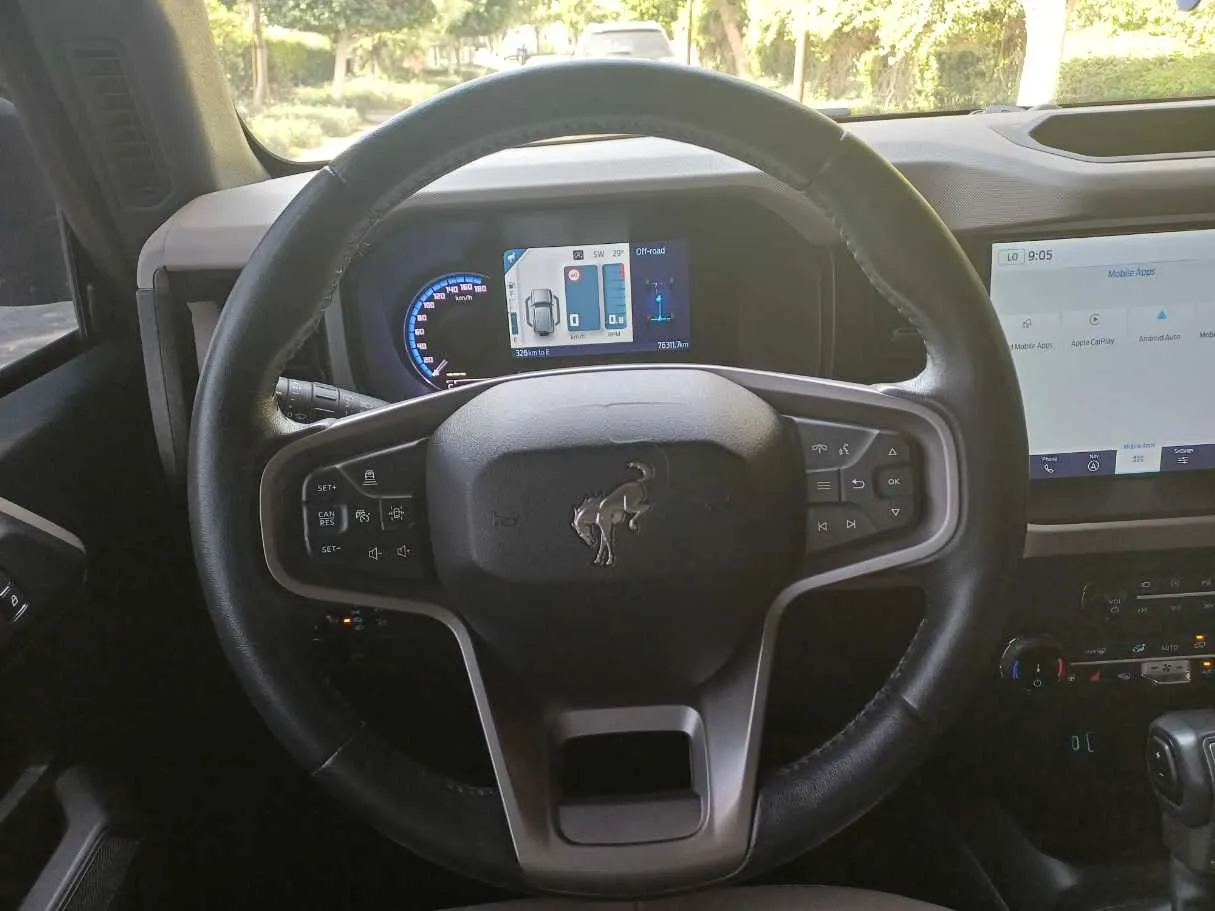 Car image 13