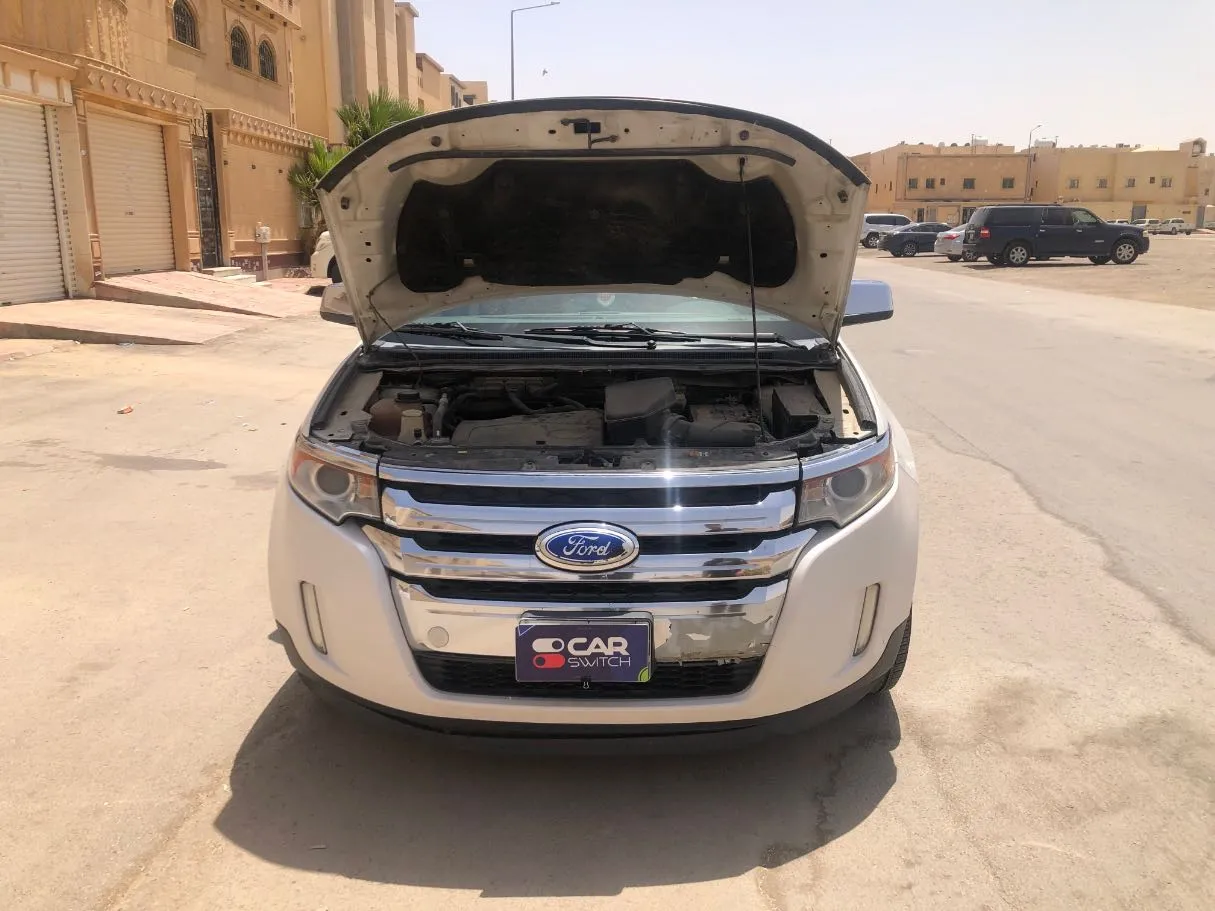 Car image 25