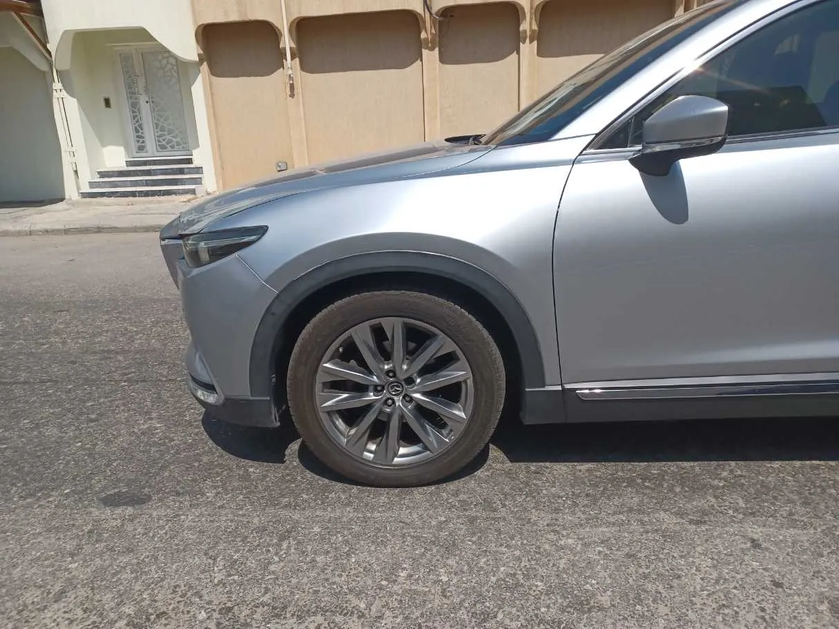 Car image 9