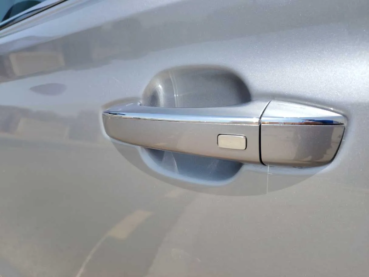 Car image 34
