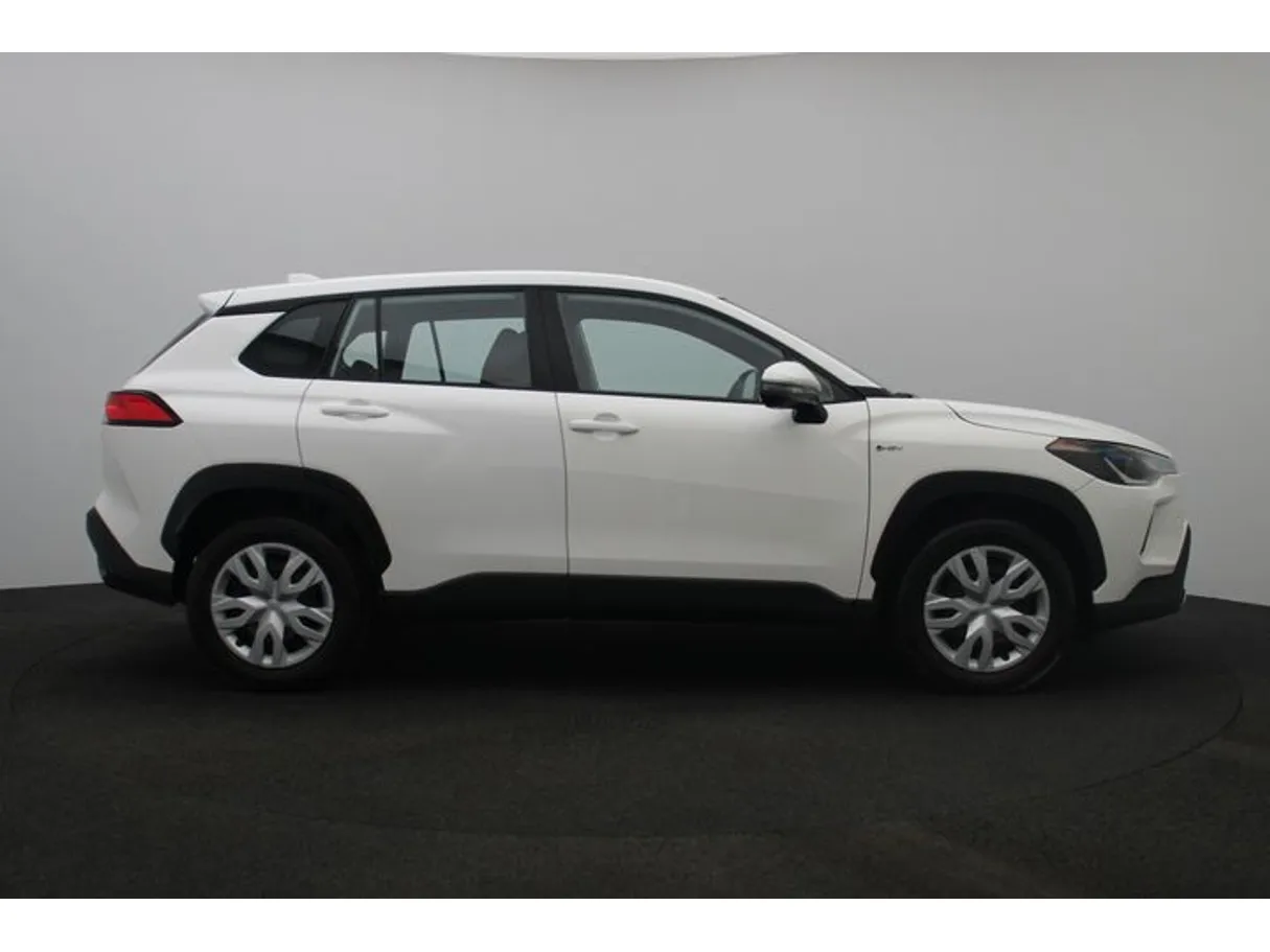 Car image 13